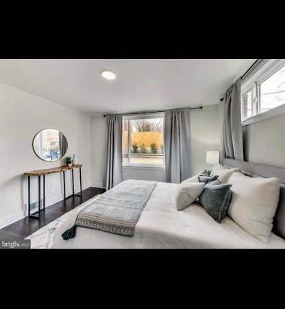 Lovely 1-Bedroom Rental Unit With Free Parking Вашингтон Экстерьер фото