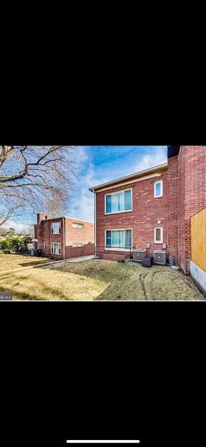 Lovely 1-Bedroom Rental Unit With Free Parking Вашингтон Экстерьер фото